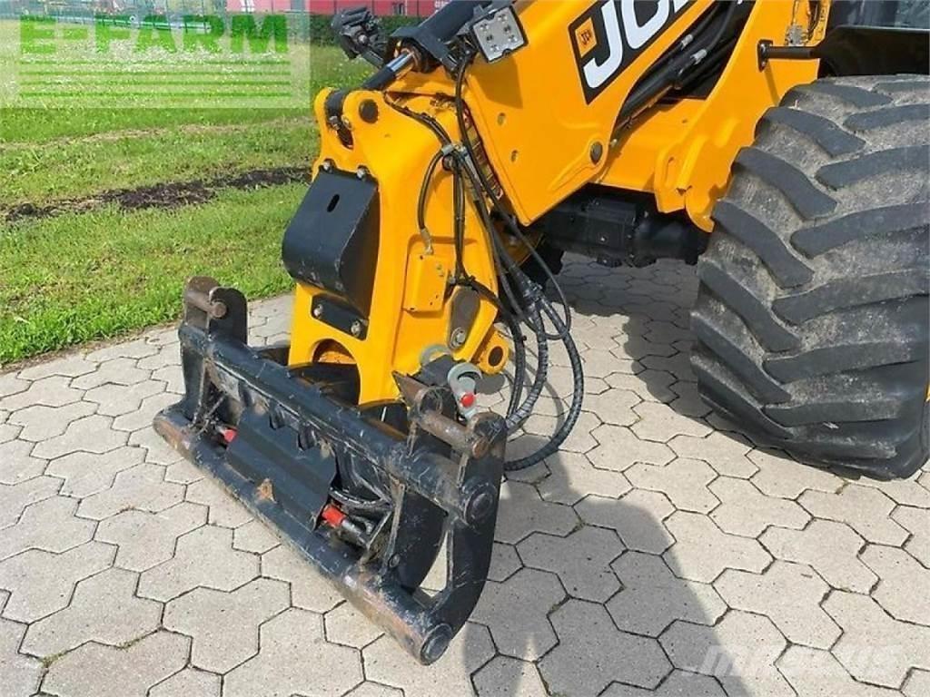 JCB tm 220 - 40 km/h Lauksaimniecības pacēlāji