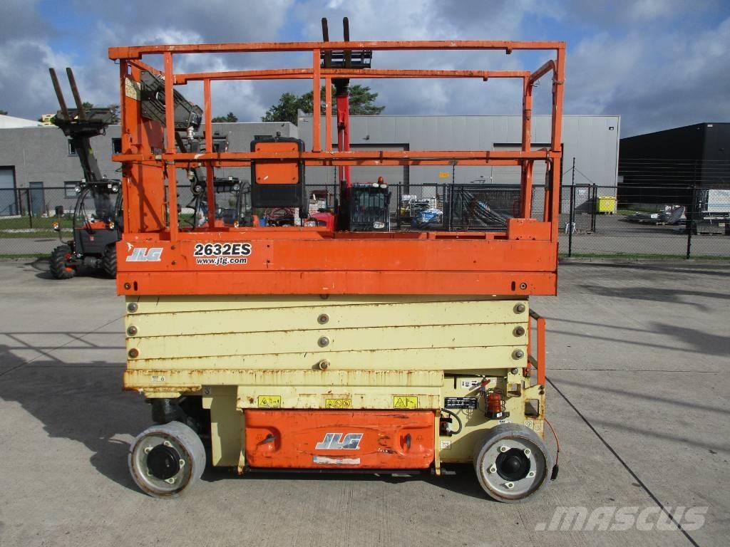 JLG 2632 ES  (081) Šķerveida pacēlāji