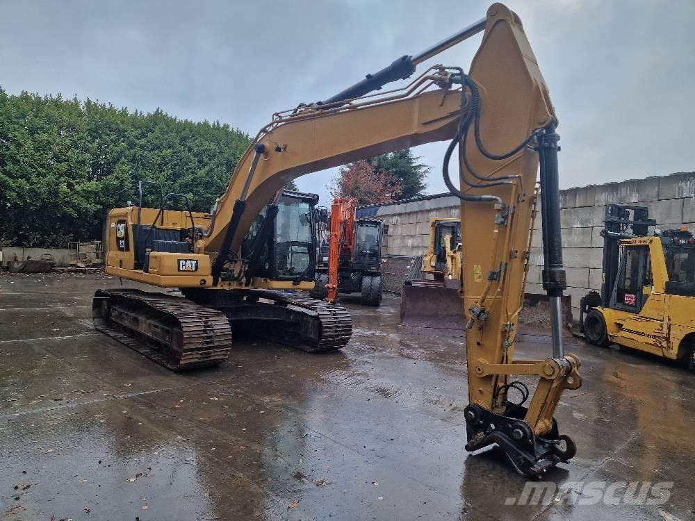 CAT 323 Kāpurķēžu ekskavatori