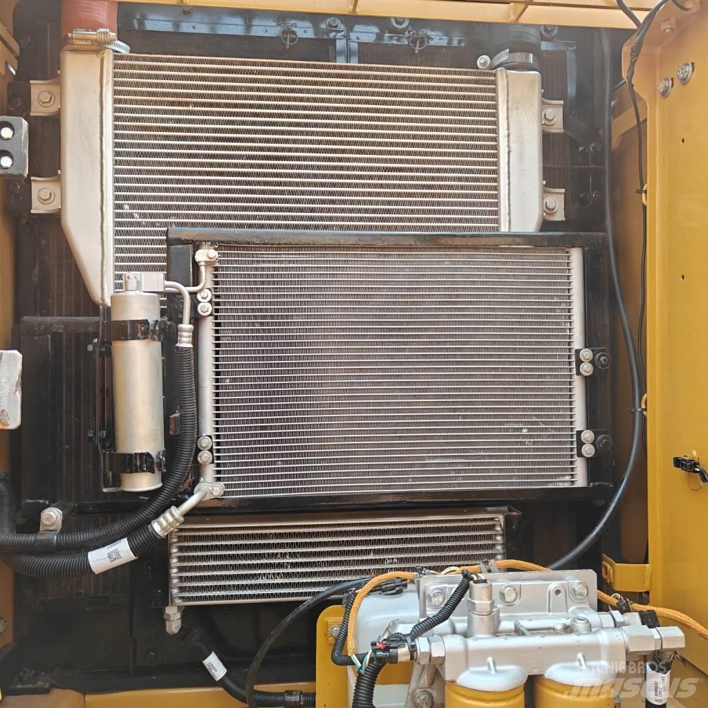 CAT 320D2L Kāpurķēžu ekskavatori