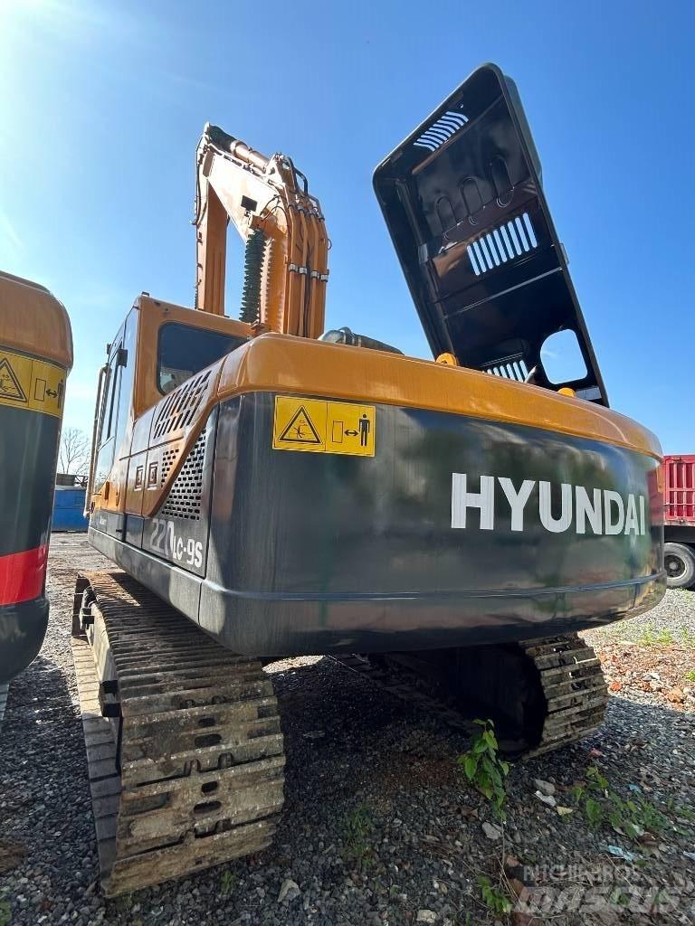 Hyundai 220LC-9S Kāpurķēžu ekskavatori