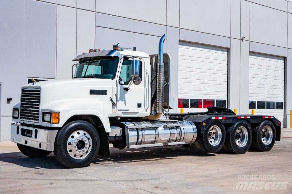 Mack CHU 613 Vilcēji