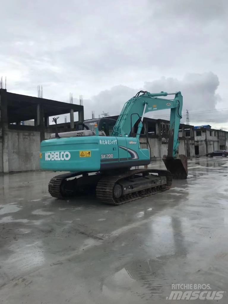 Kobelco SK 200 Kāpurķēžu ekskavatori