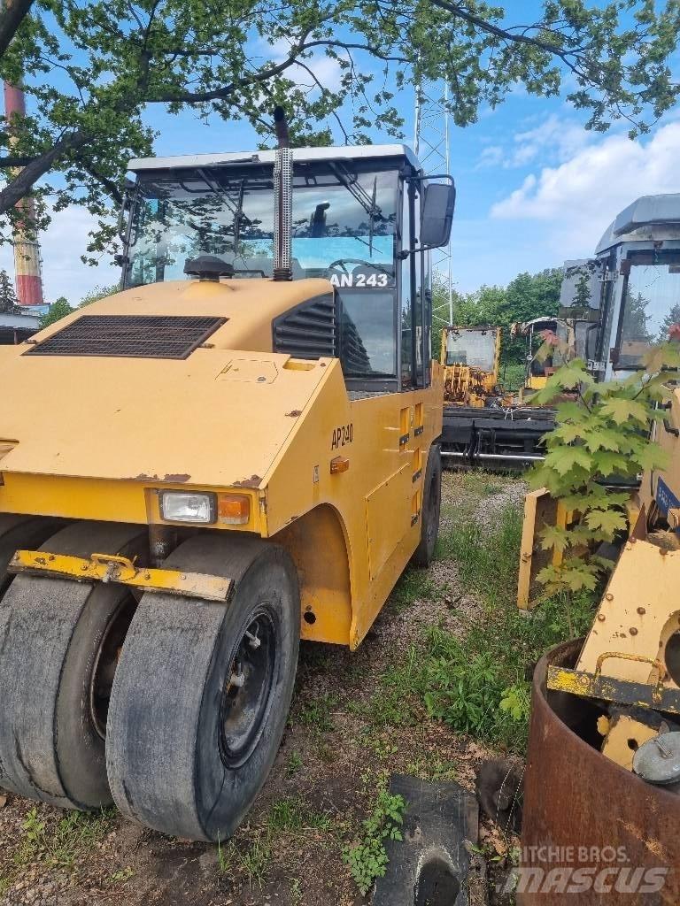 Ammann AP 240 Pneimatiskie veltņi