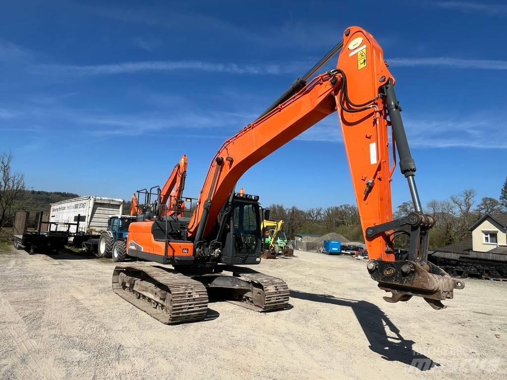 Doosan DX 225 Kāpurķēžu ekskavatori