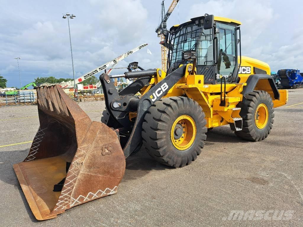 JCB 427 ZX Iekrāvēji uz riteņiem