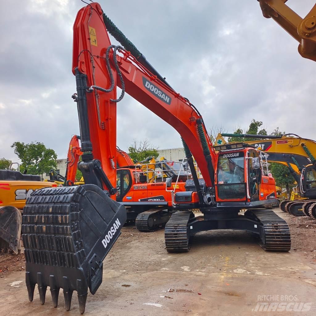 Doosan DX 300 LC Kāpurķēžu ekskavatori