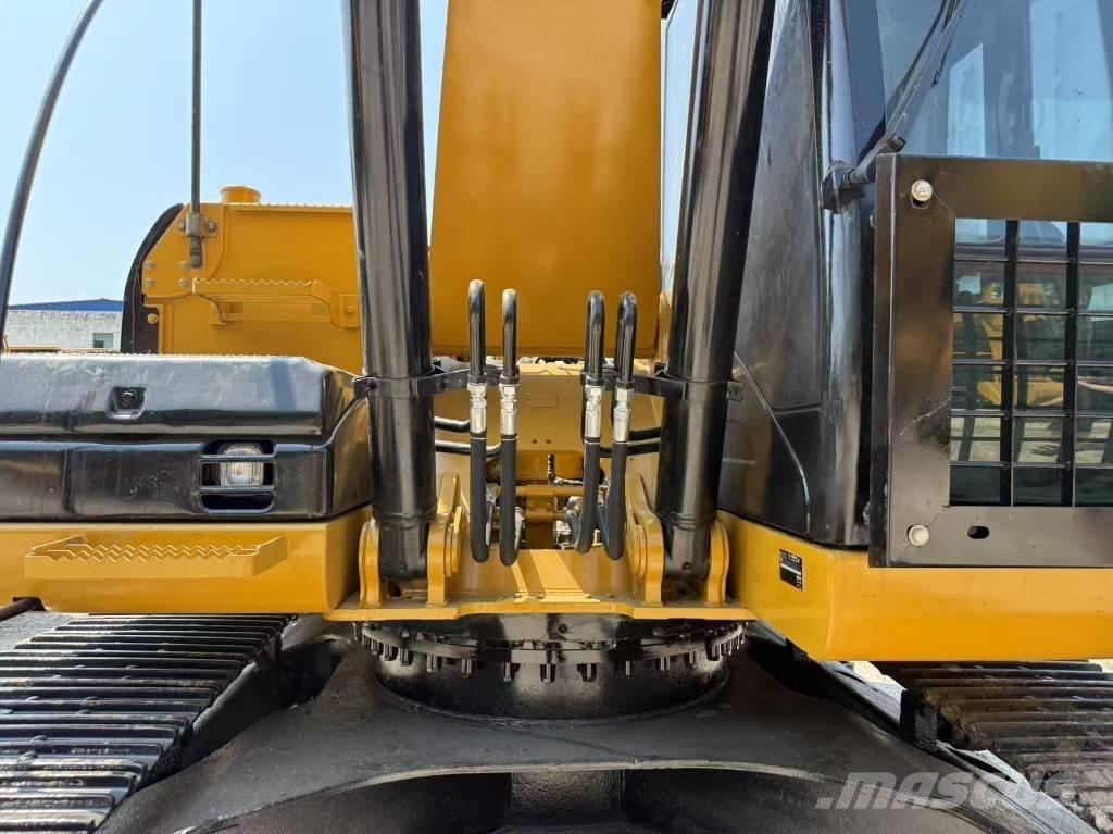CAT cat320d Kāpurķēžu ekskavatori