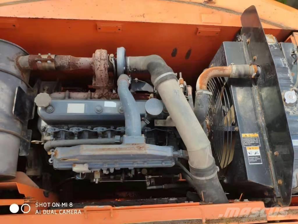 Doosan DH210W-7 Ekskavatori uz riteņiem