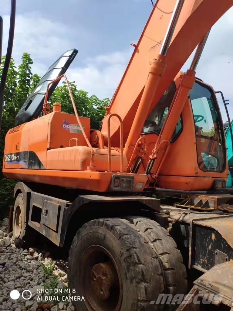 Doosan DH210W-7 Ekskavatori uz riteņiem