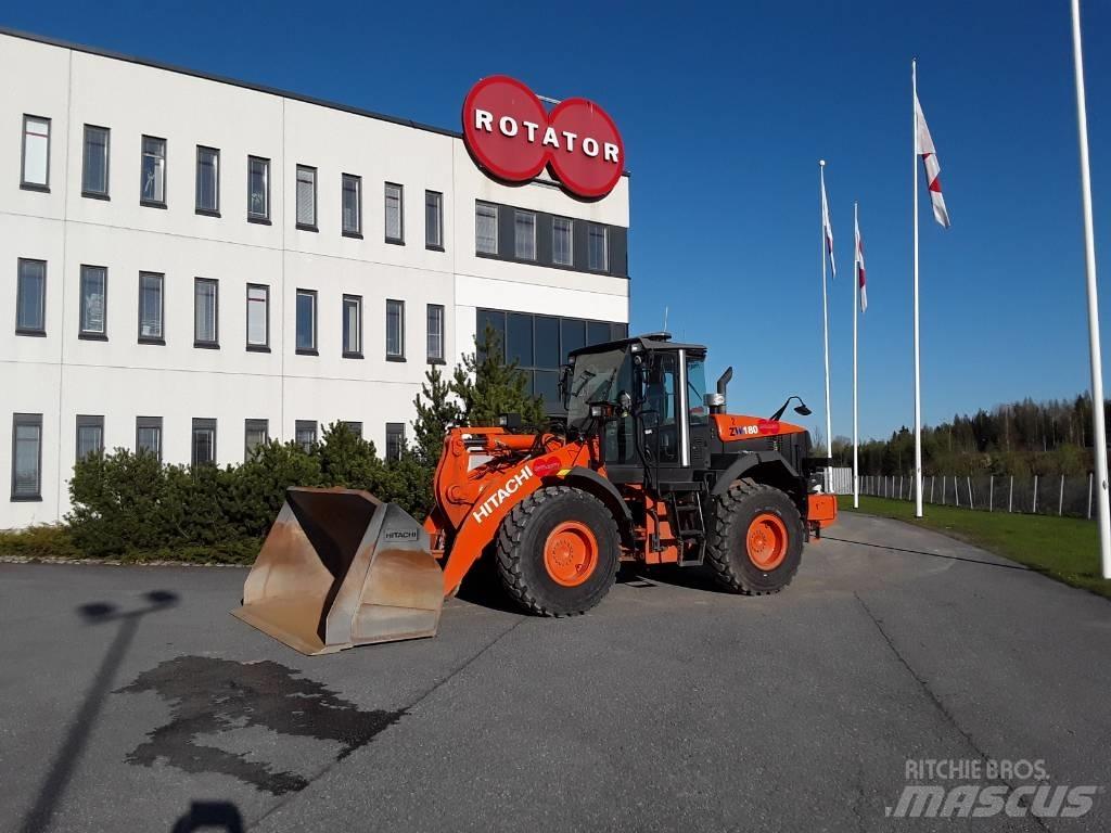 Hitachi ZW180-6 Iekrāvēji uz riteņiem