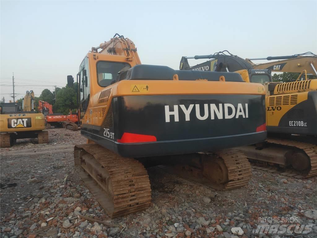 Hyundai R215-9 Kāpurķēžu ekskavatori