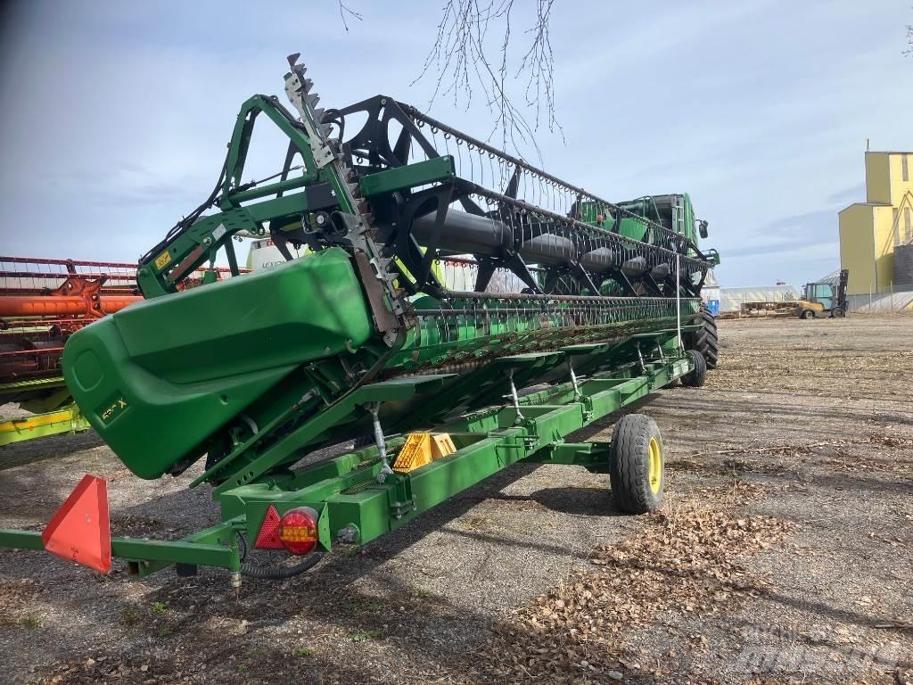 John Deere 670i Ražas novākšanas kombaini