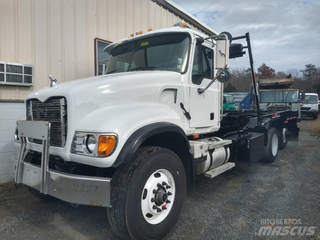 Mack CV 713 Atkritumu izvešanas transports