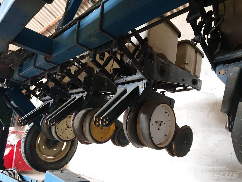 Kinze 2300 Precīzās izsējas sējmašīnas 
