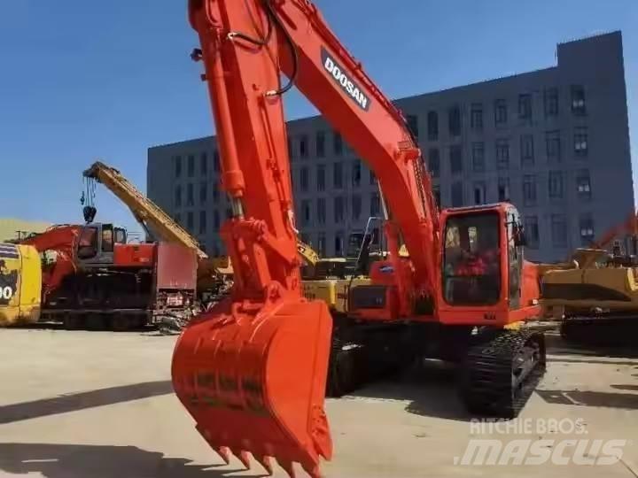 Doosan DX225LC Kāpurķēžu ekskavatori