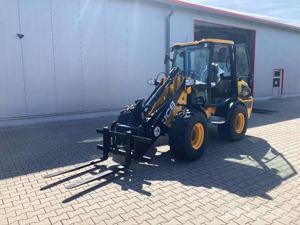 JCB 407 Iekrāvēji uz riteņiem