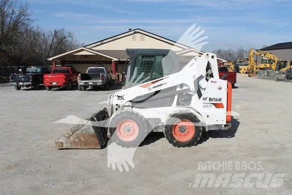 Bobcat S590 Lietoti riteņu kompaktiekrāvēji