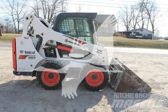Bobcat S590 Lietoti riteņu kompaktiekrāvēji