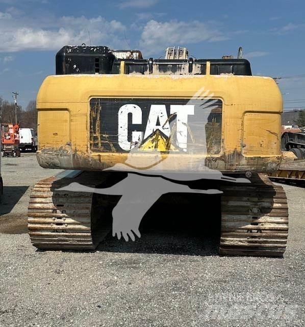 CAT 330D Kāpurķēžu ekskavatori