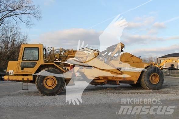CAT 615C II Skrēperi