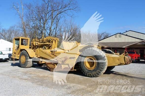 CAT 621F Skrēperi