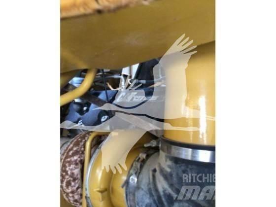 CAT 775F Artikulētie pašizgāzēji