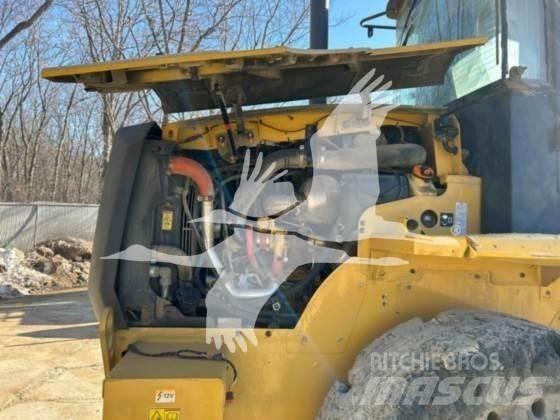 CAT 914 Iekrāvēji uz riteņiem