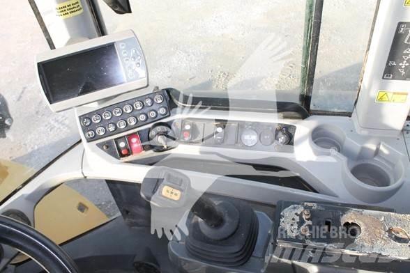 CAT 924K Iekrāvēji uz riteņiem