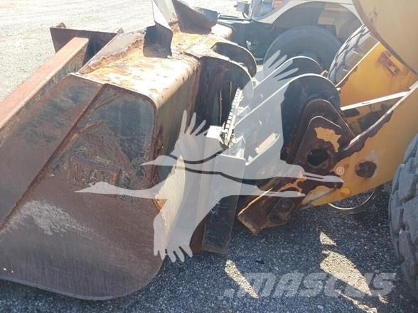 CAT 924K Iekrāvēji uz riteņiem