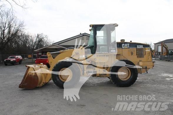 CAT 928G Iekrāvēji uz riteņiem