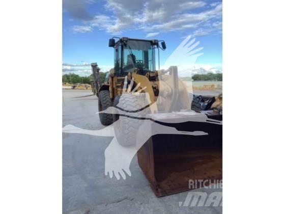 CAT 928G Iekrāvēji uz riteņiem