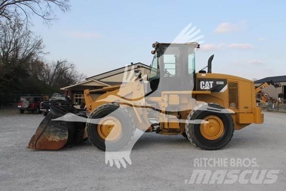 CAT 938H Iekrāvēji uz riteņiem