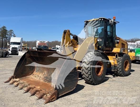 CAT 938M Iekrāvēji uz riteņiem