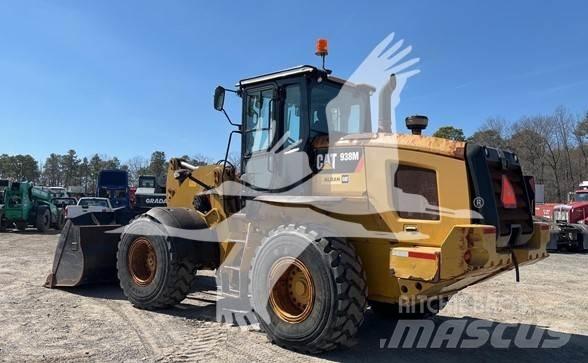 CAT 938M Iekrāvēji uz riteņiem