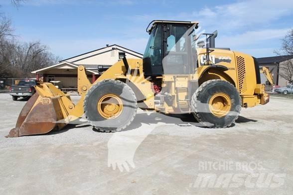 CAT 950M Iekrāvēji uz riteņiem