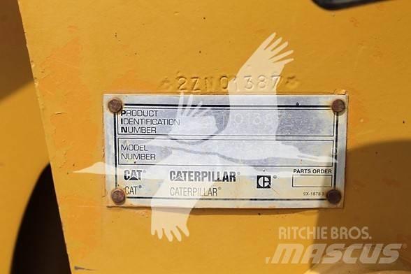 CAT 953C Kāpurķēžu iekrāvēji