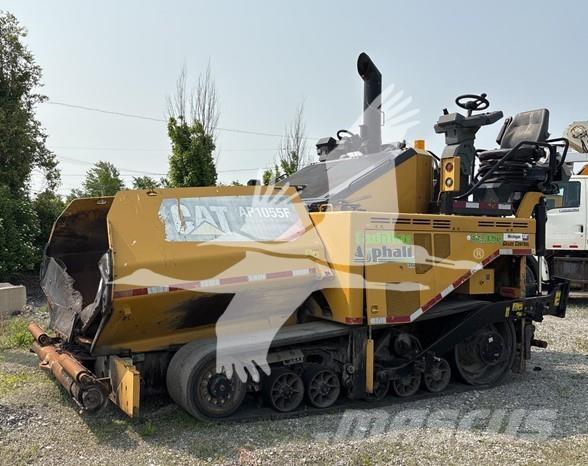CAT AP-1055F Asfalta klājēji