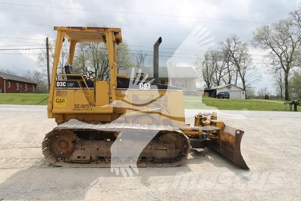 CAT D3C III Kāpurķēžu buldozeri