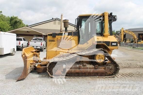 CAT D5M XL Kāpurķēžu buldozeri