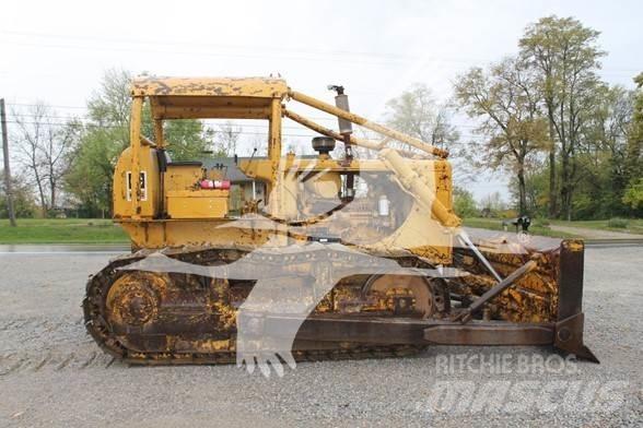 CAT D6C Kāpurķēžu buldozeri
