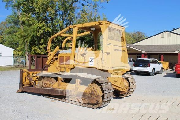 CAT D6D Kāpurķēžu buldozeri
