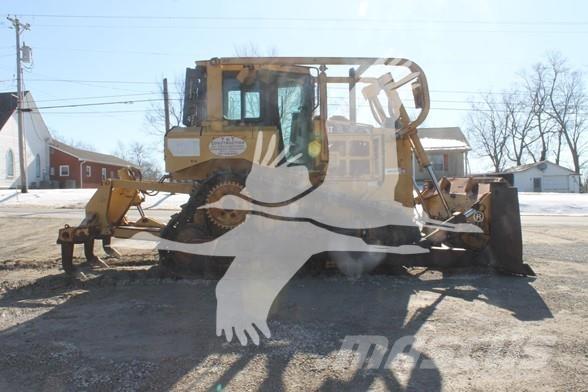 CAT D6T XL Kāpurķēžu buldozeri
