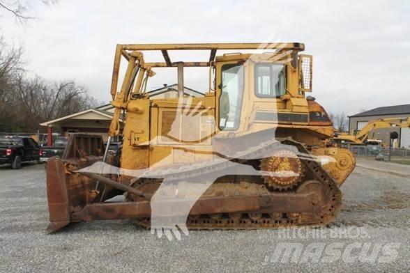 CAT D7H Kāpurķēžu buldozeri