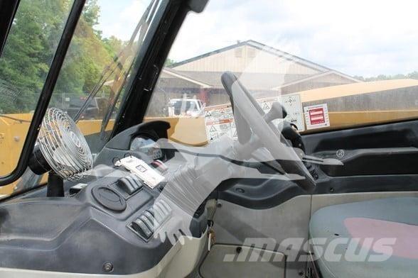 CAT TH407C Teleskopiskie manipulatori