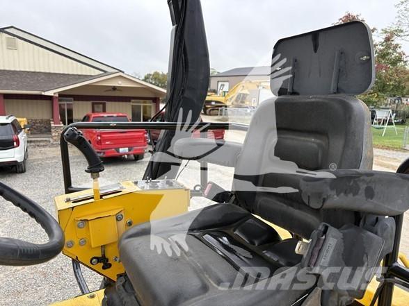 Sakai SW884 Vienvalča grunts veltņi