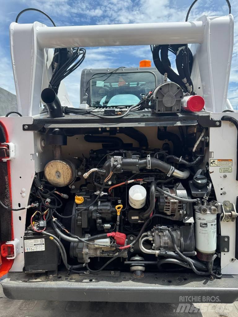 Bobcat T 740 Lietoti riteņu kompaktiekrāvēji