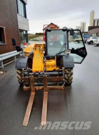 JCB 525-60 Teleskopiskie manipulatori