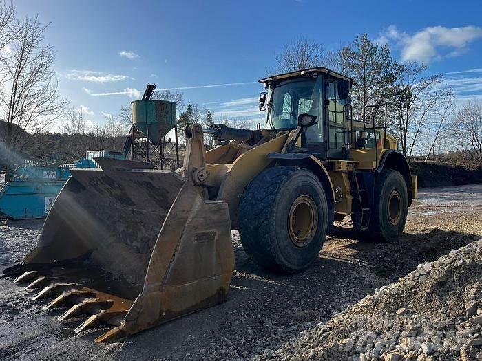 CAT 966M Iekrāvēji uz riteņiem