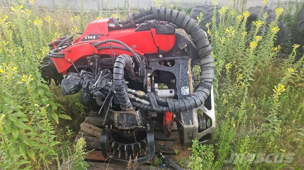 Komatsu C 144 Harvesteri